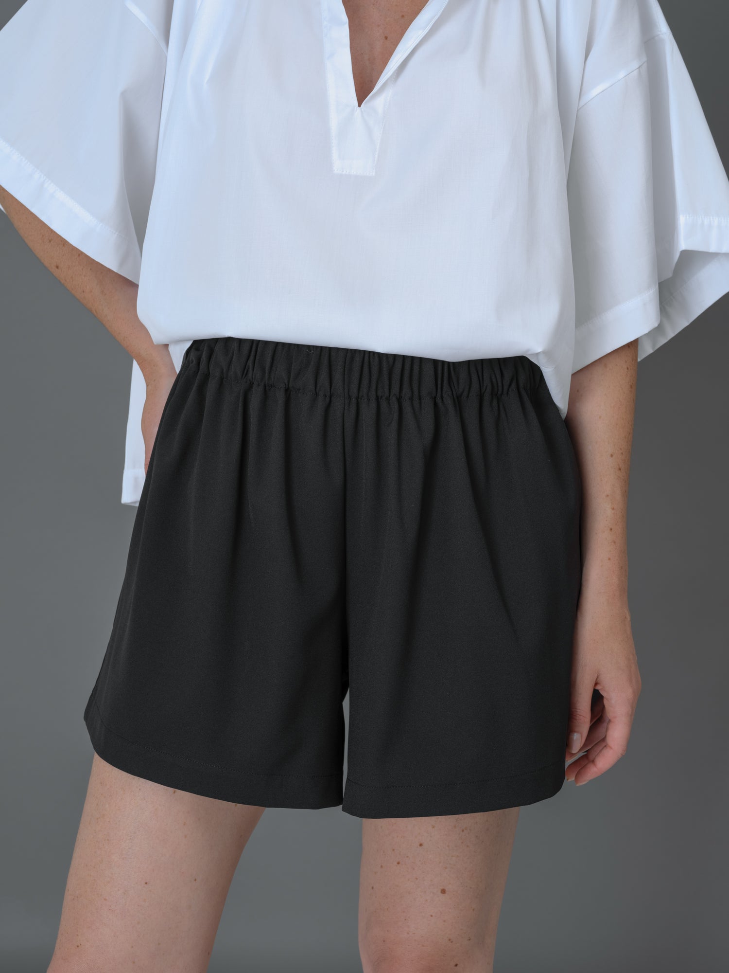 Clint black shorts