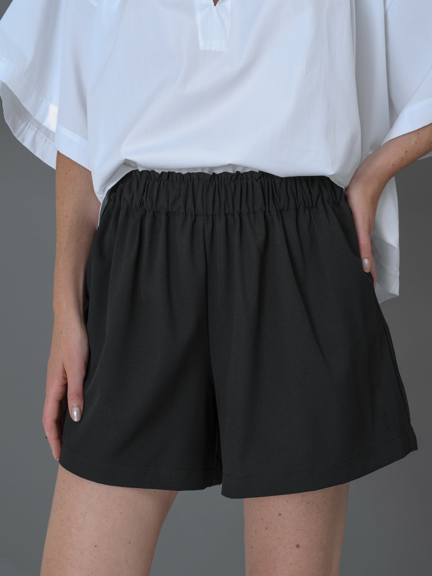 Clint black shorts
