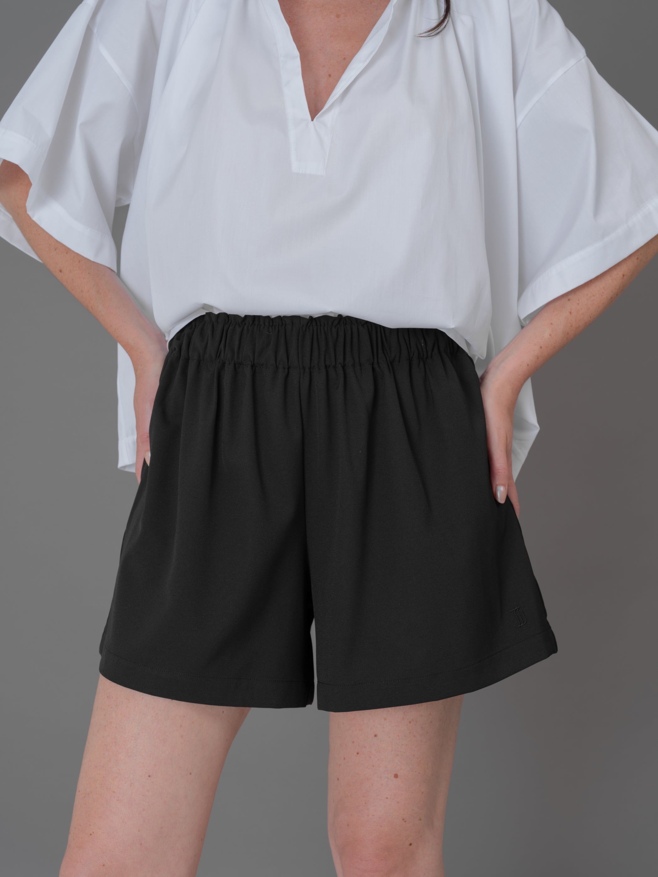Clint black shorts