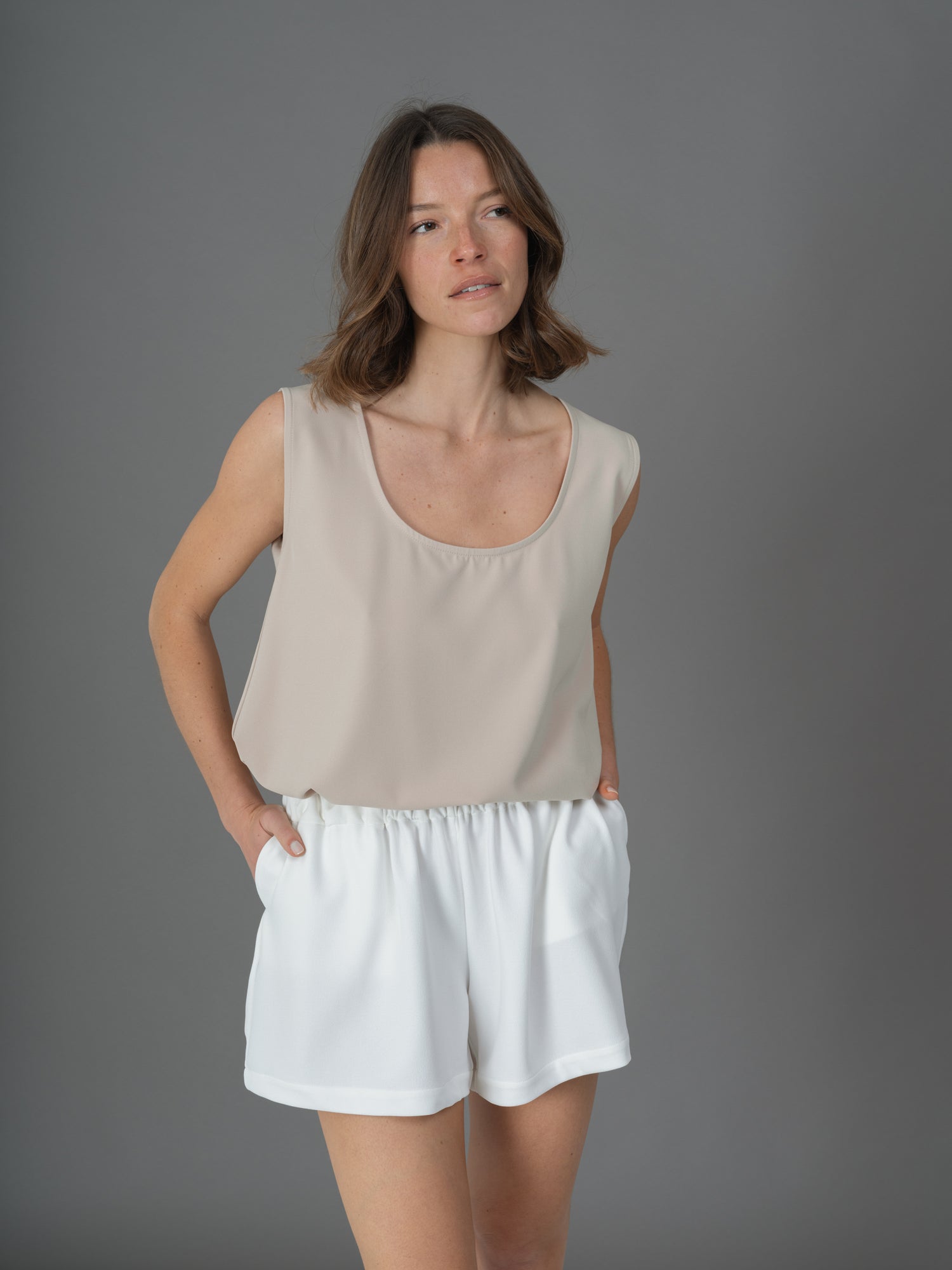 Clint white shorts