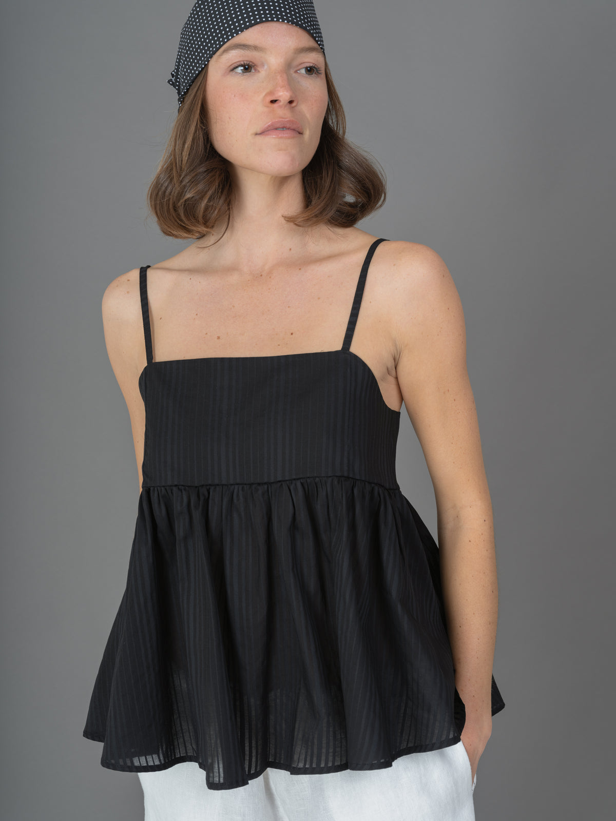 Claude top black