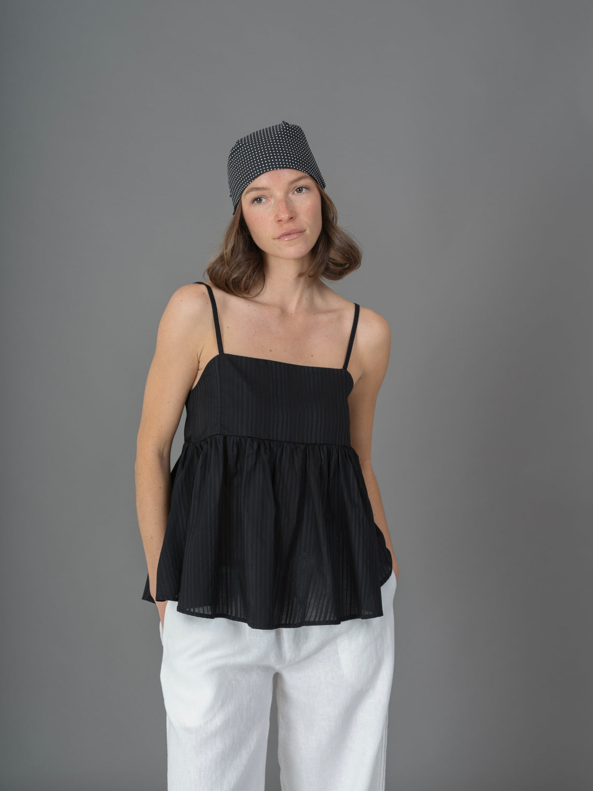 Claude top black