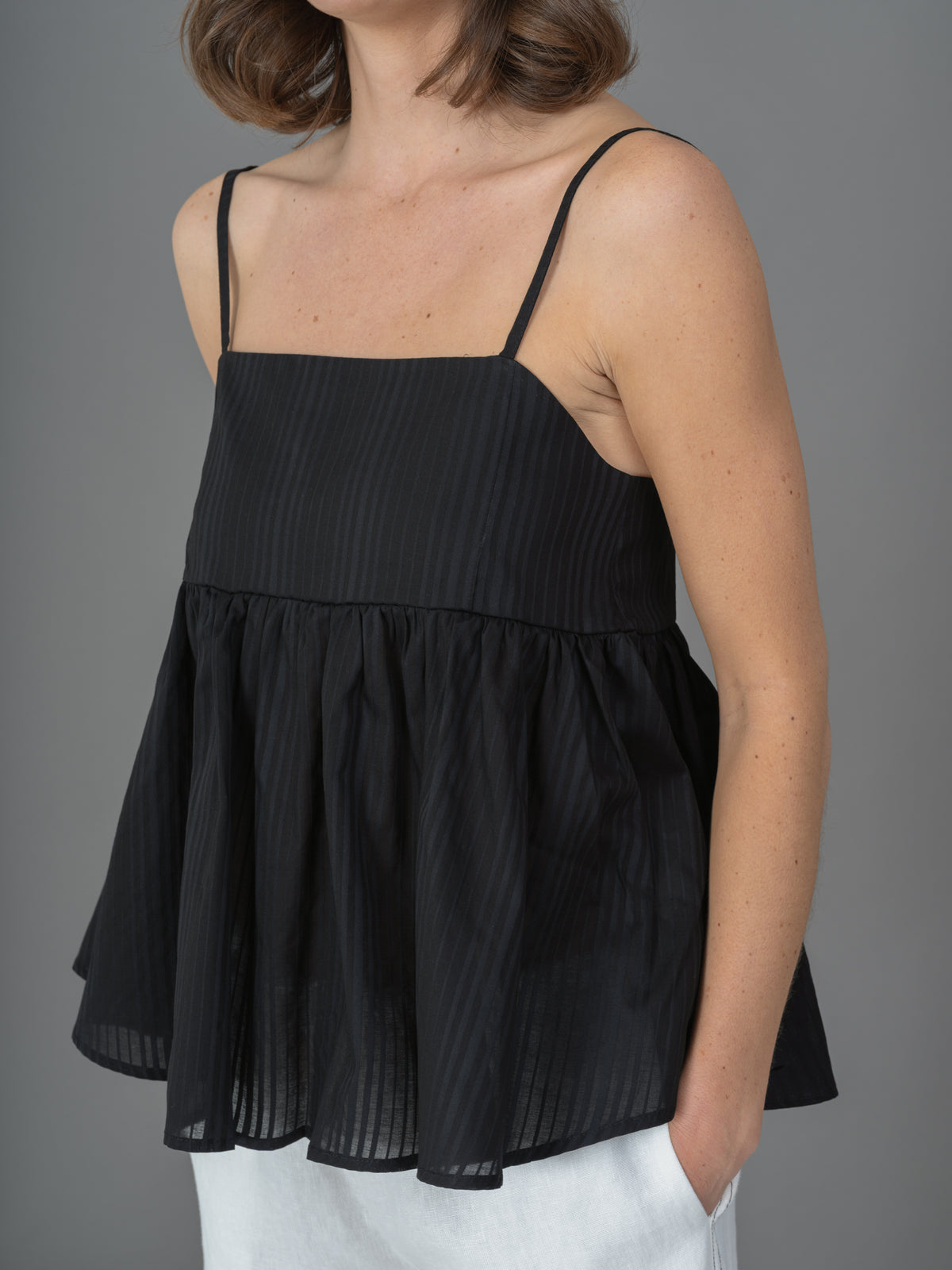 Claude top black