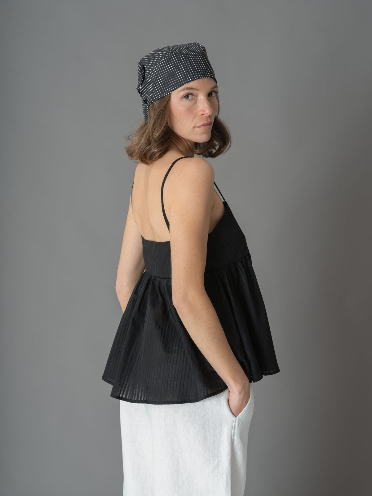 Claude top black