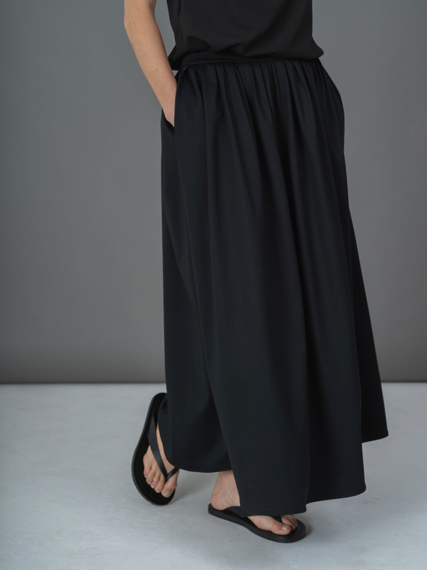 Rita skirt black