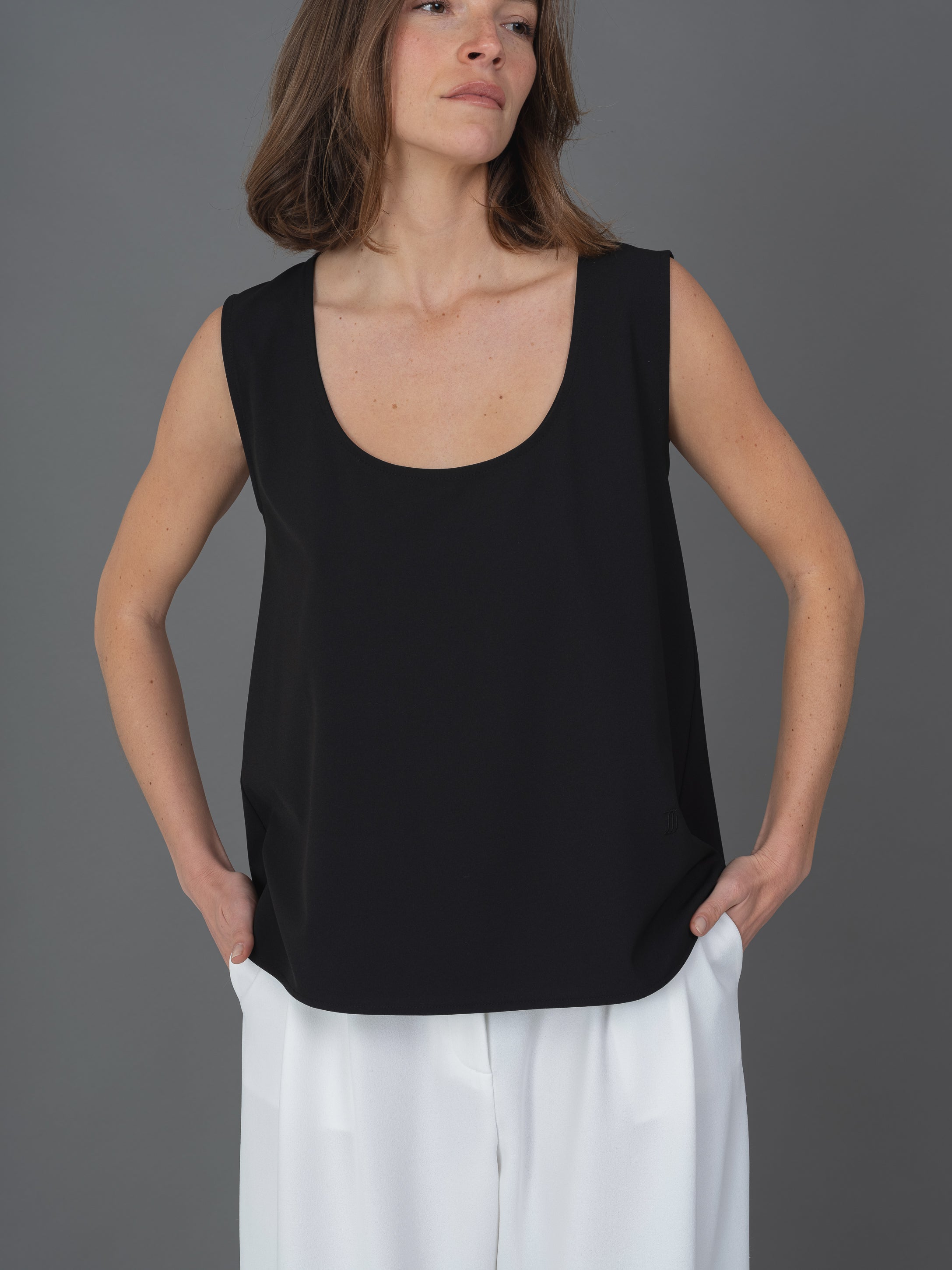 Betty top black