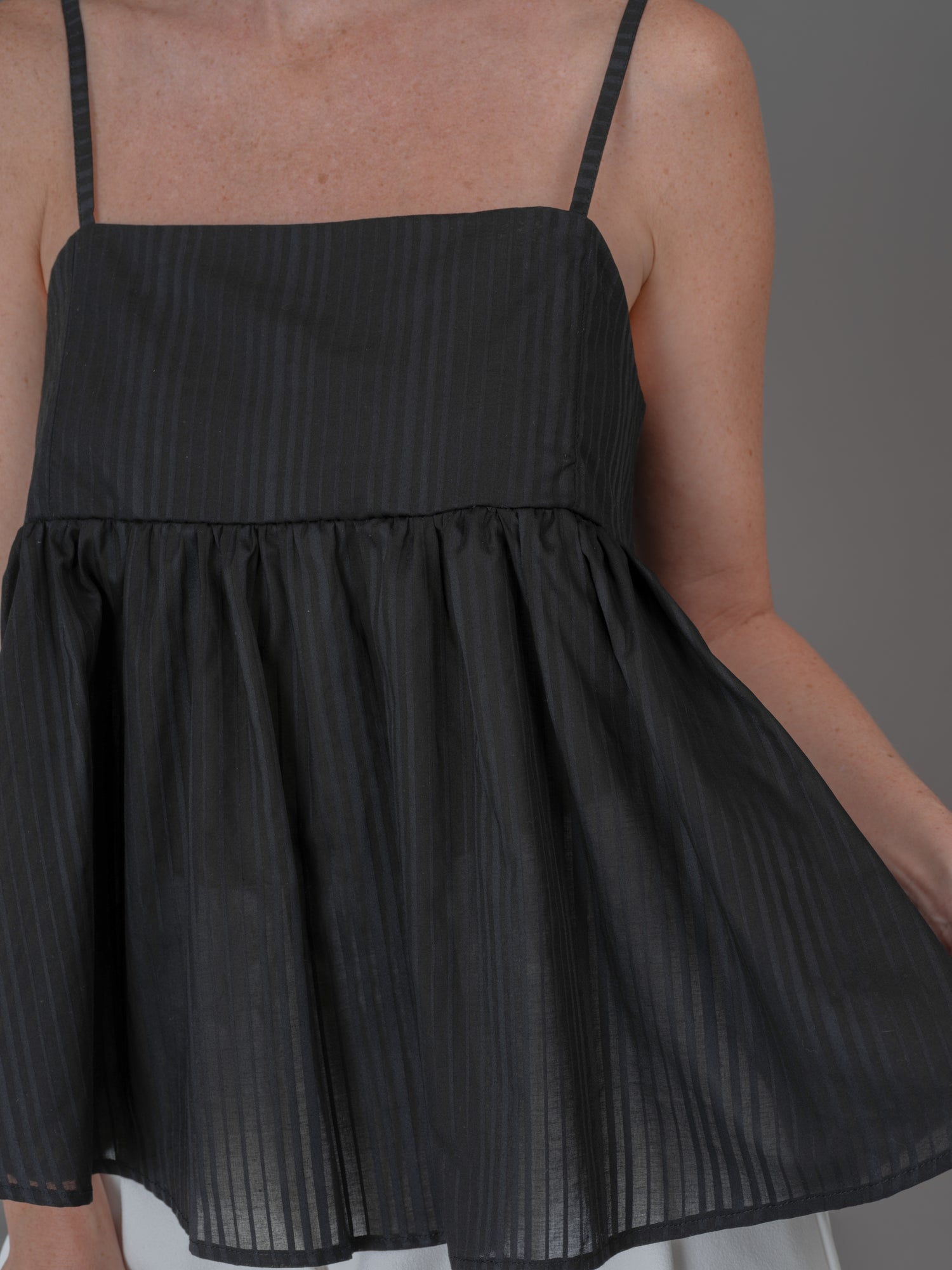 Claude top black