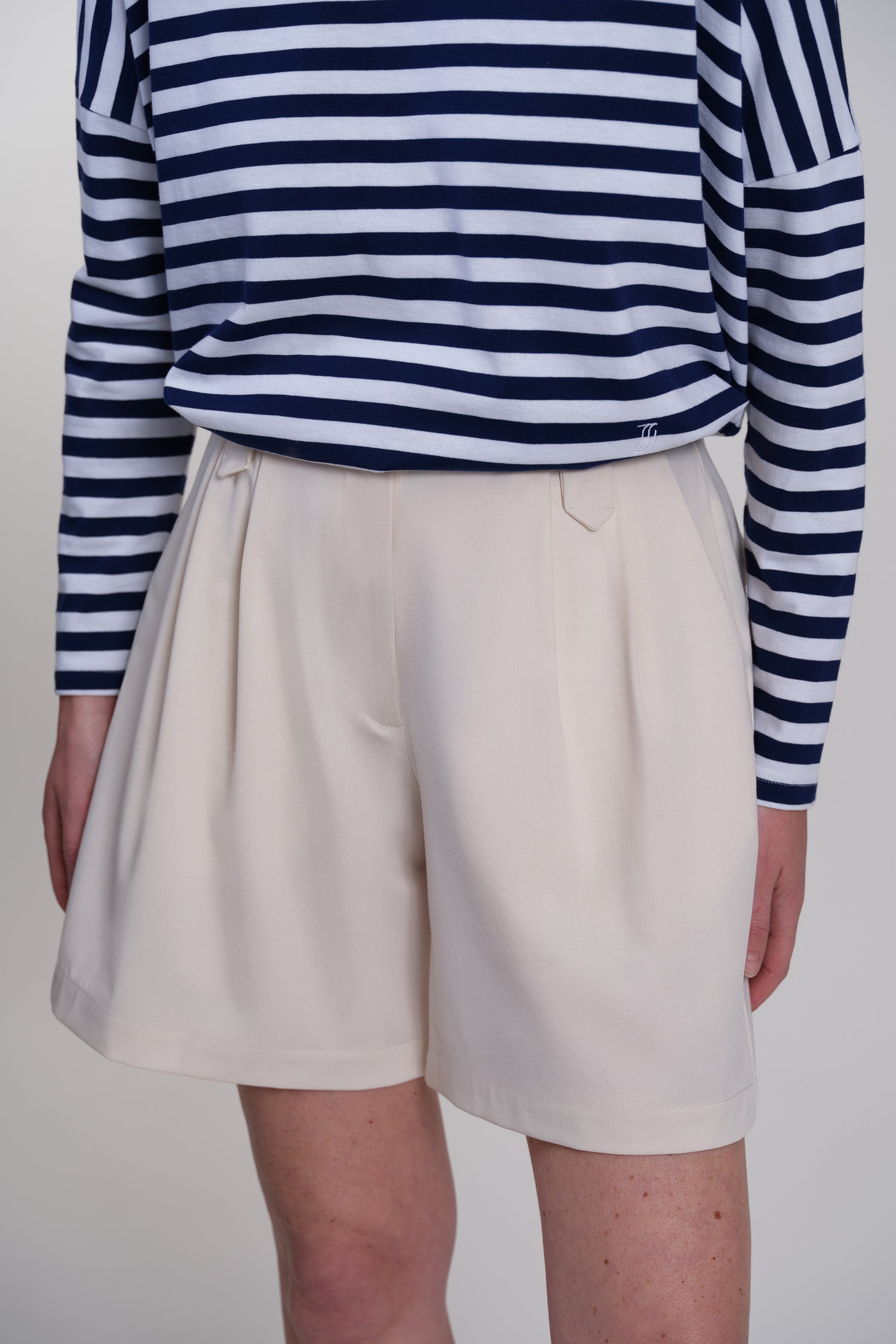 Andrea beige shorts