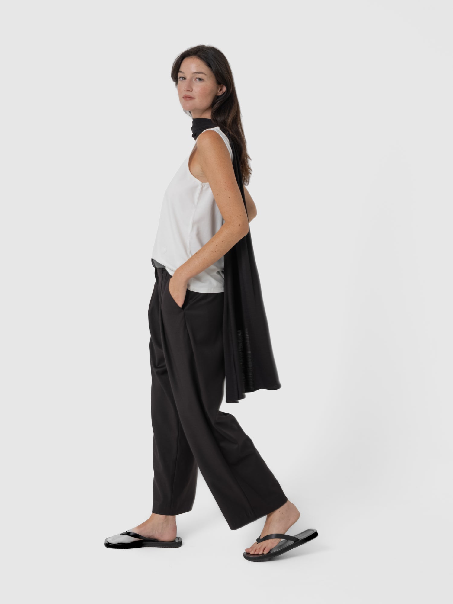 Leo scarf black