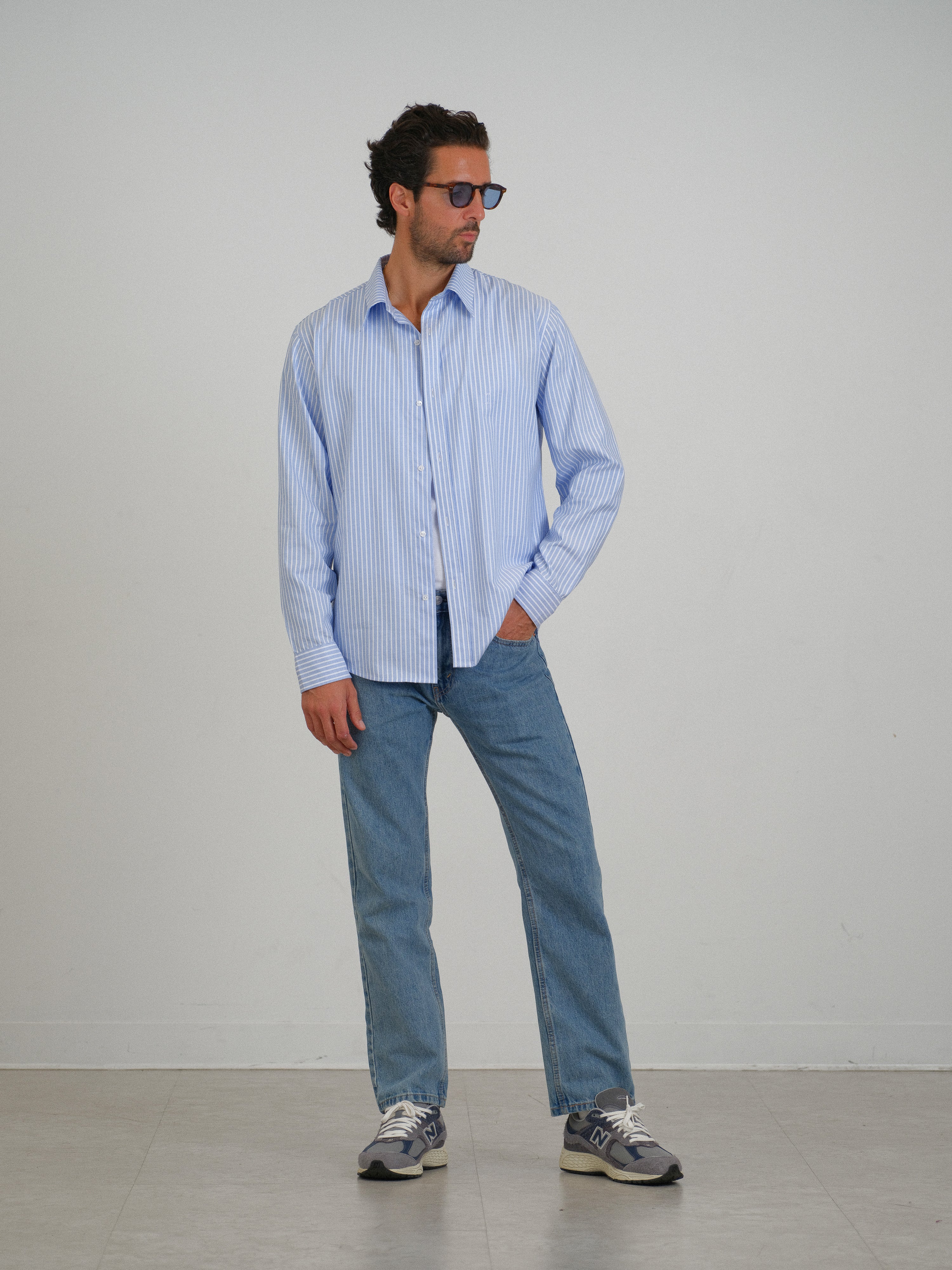 MEN SHIRT WITH BLUE STRIPES