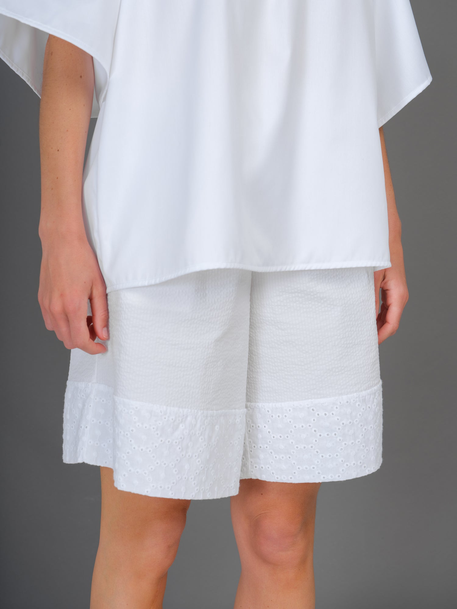 Lido shorts white
