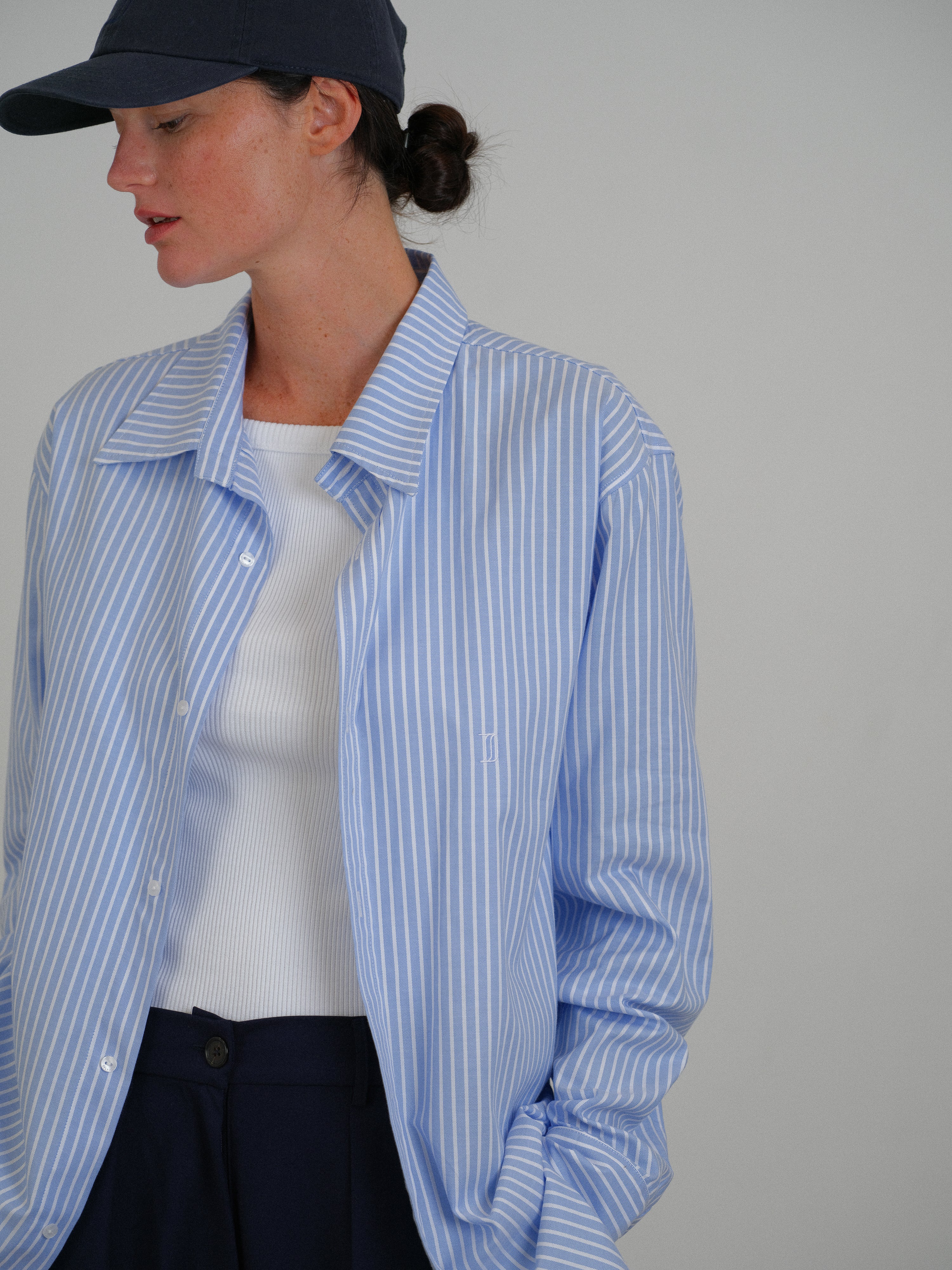 MEN SHIRT WITH BLUE STRIPES