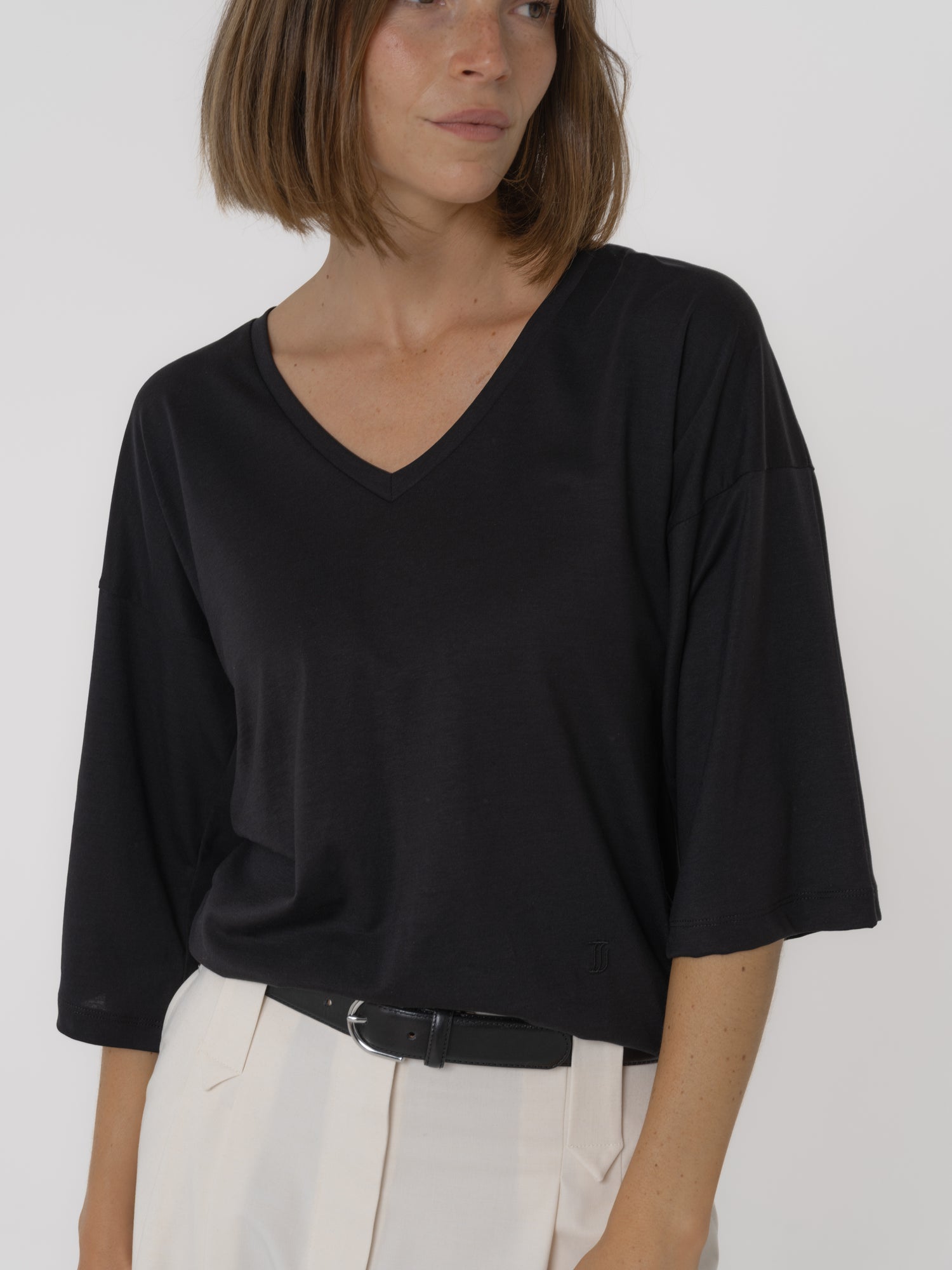 Louise tee black