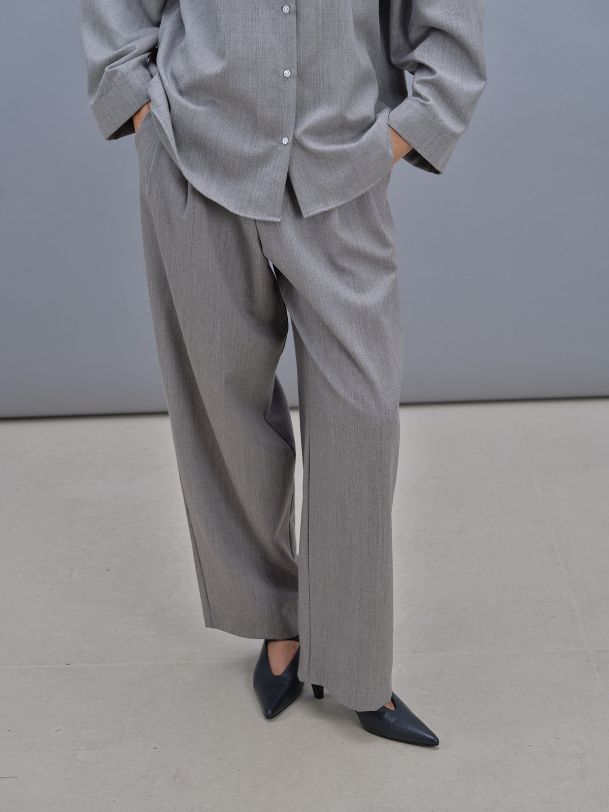 Andre pants light grey