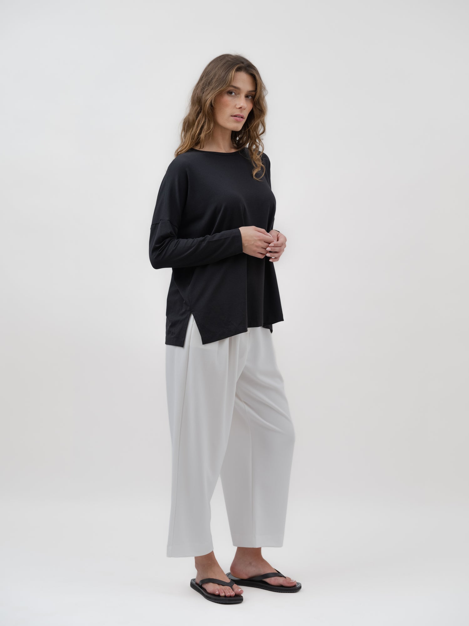 Lou tee black