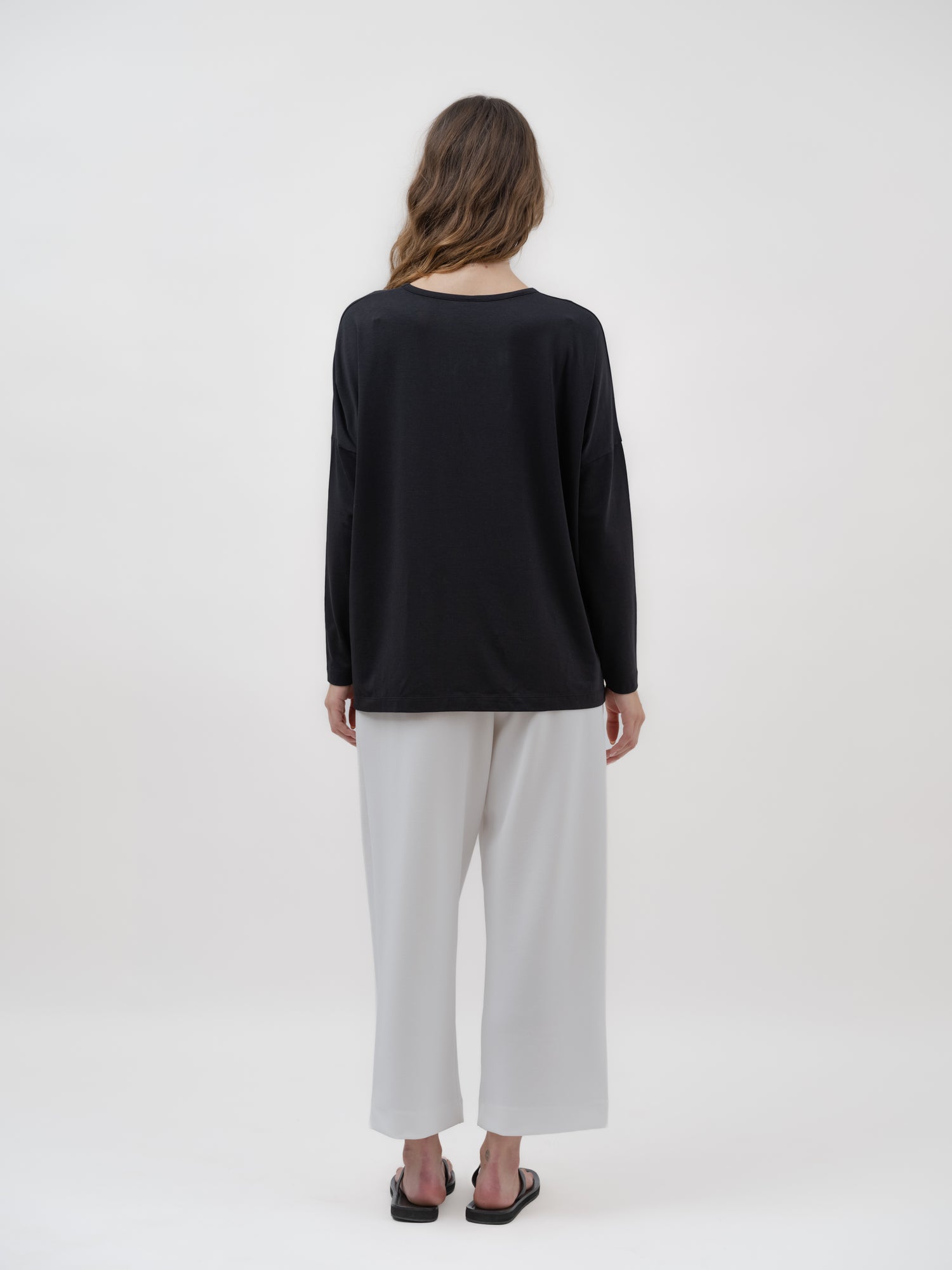 Lou tee black