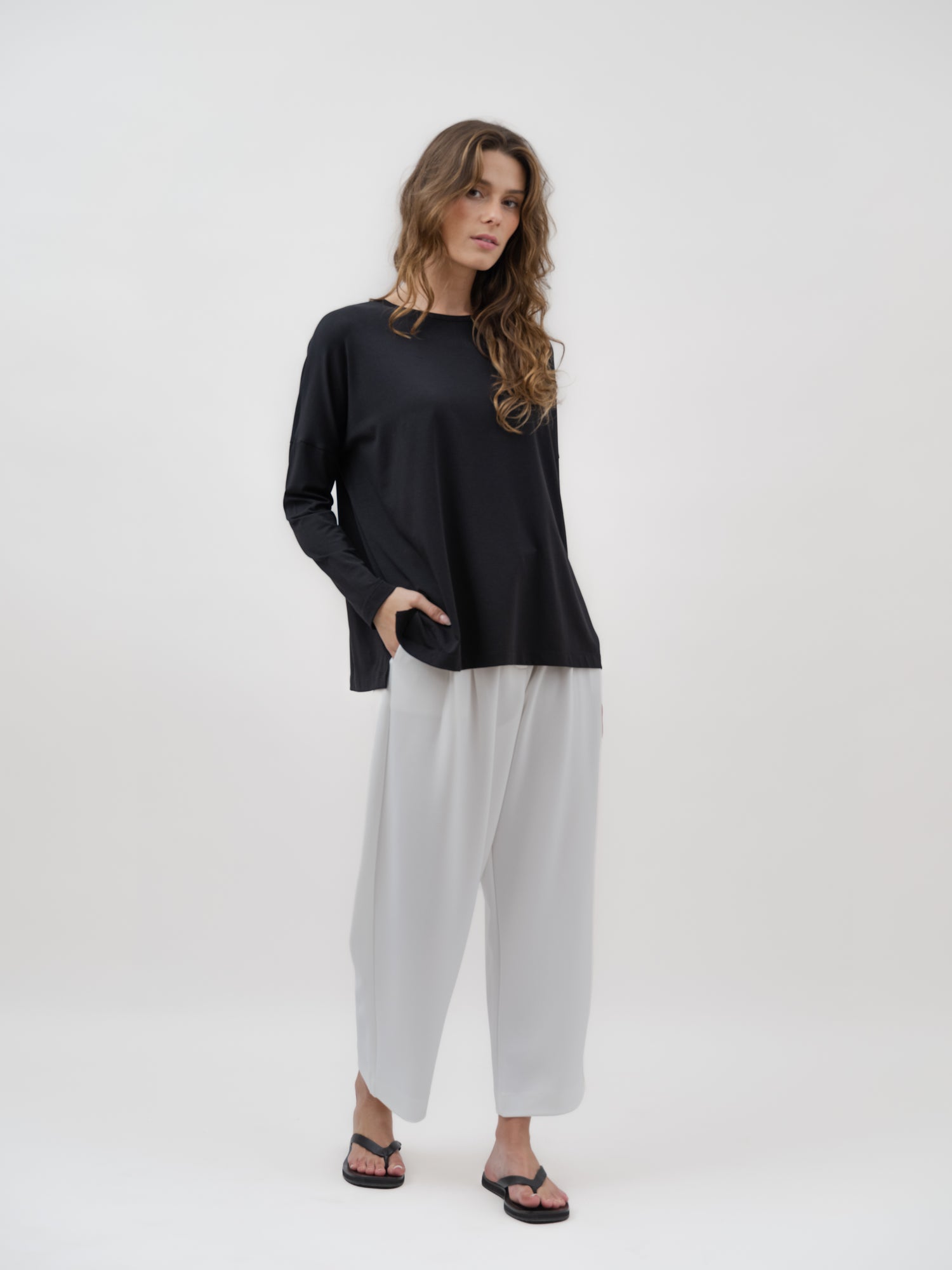 Lou tee black