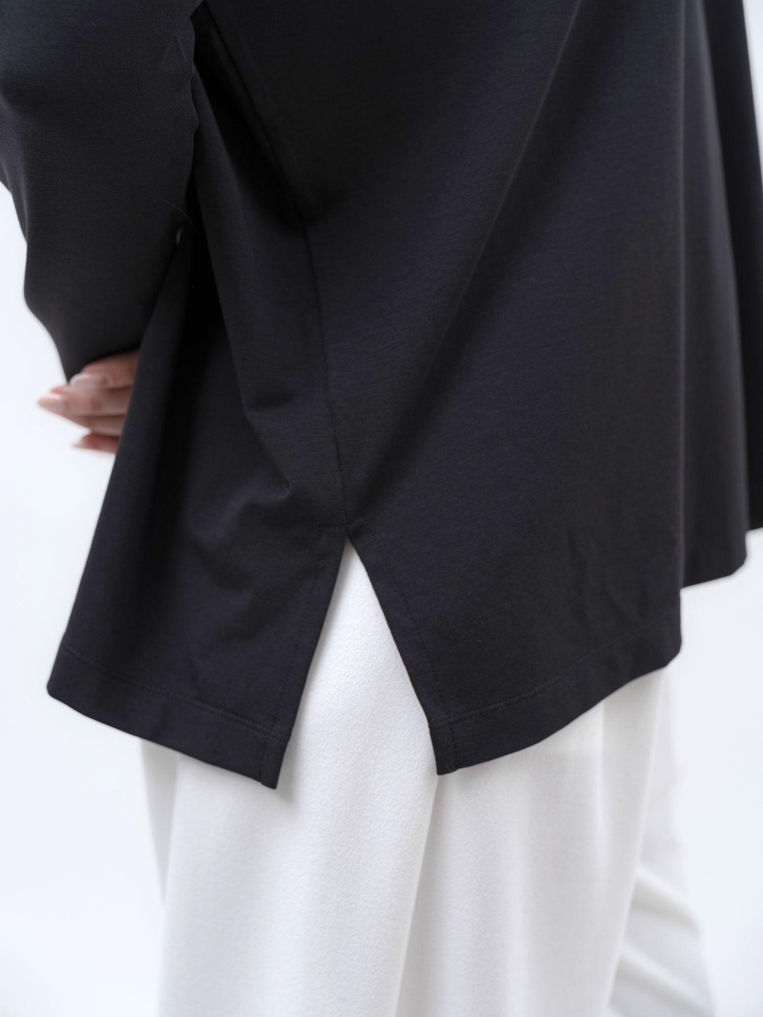 Lou tee black