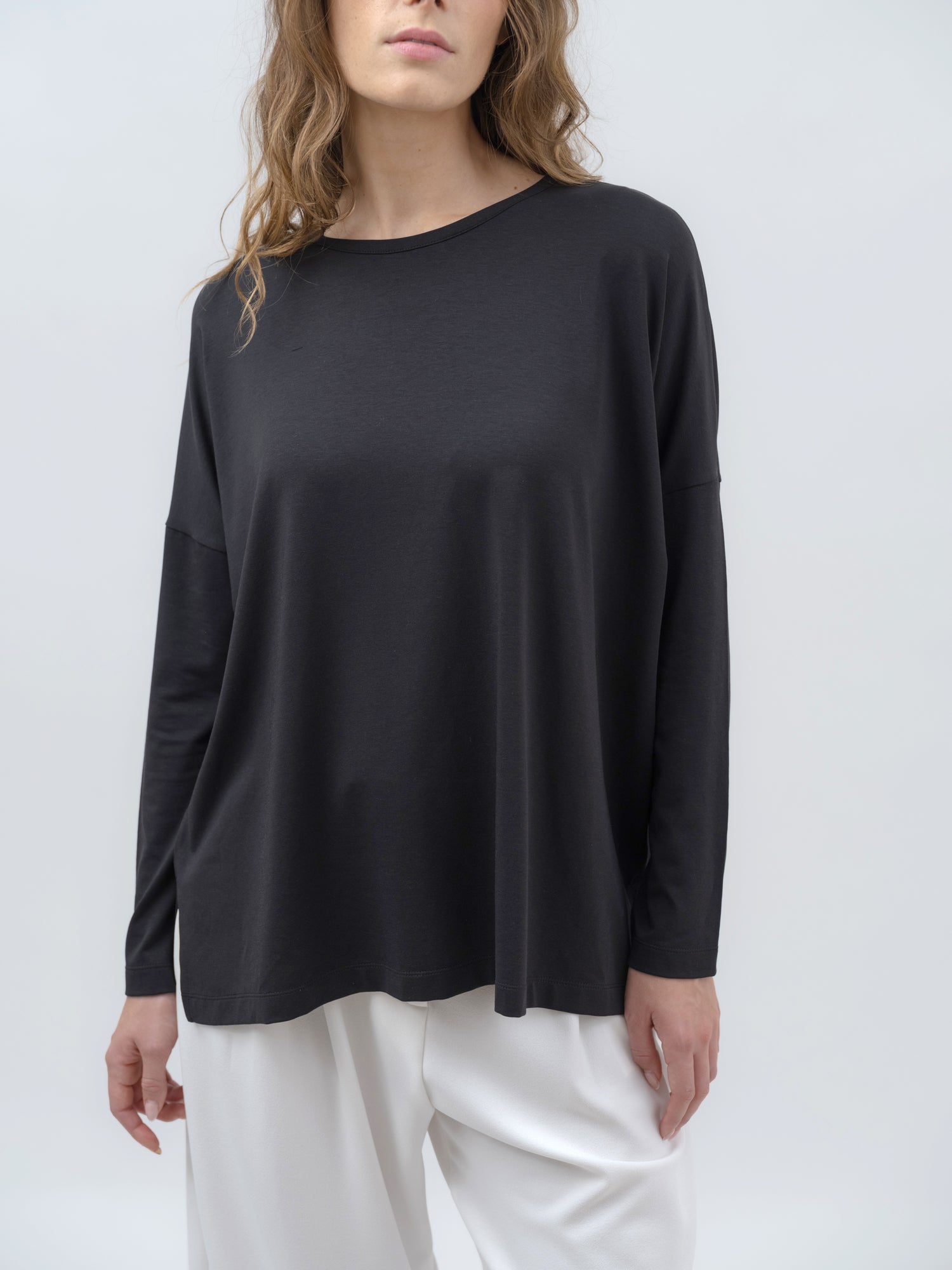 Lou tee black