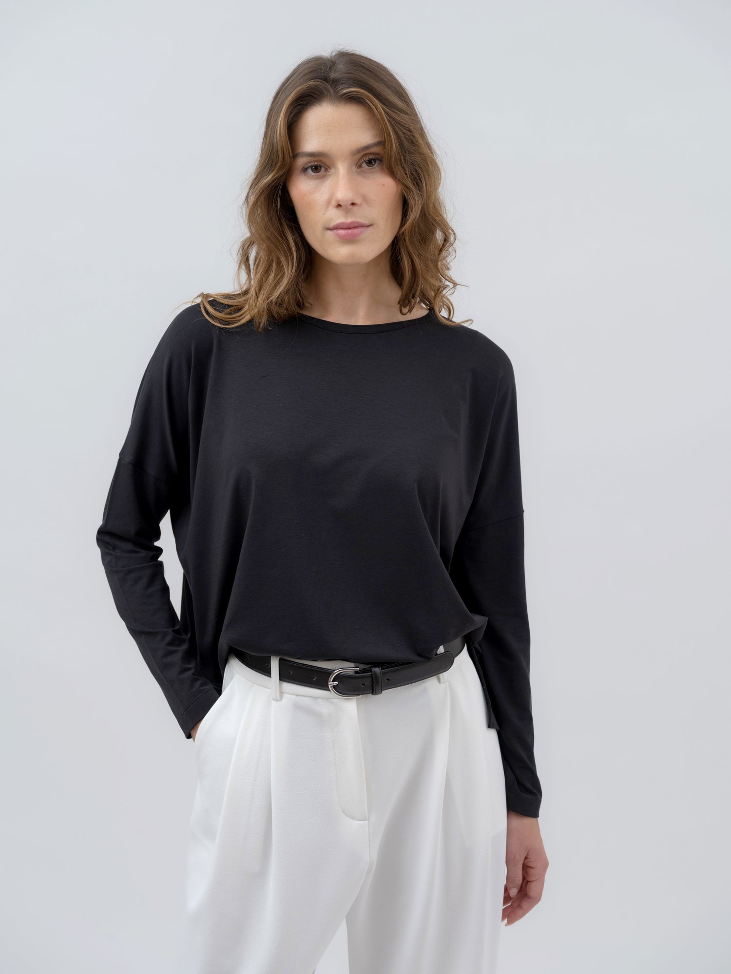 Lou tee black